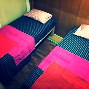 Kleine Kamer met Twee Aparte Bedden